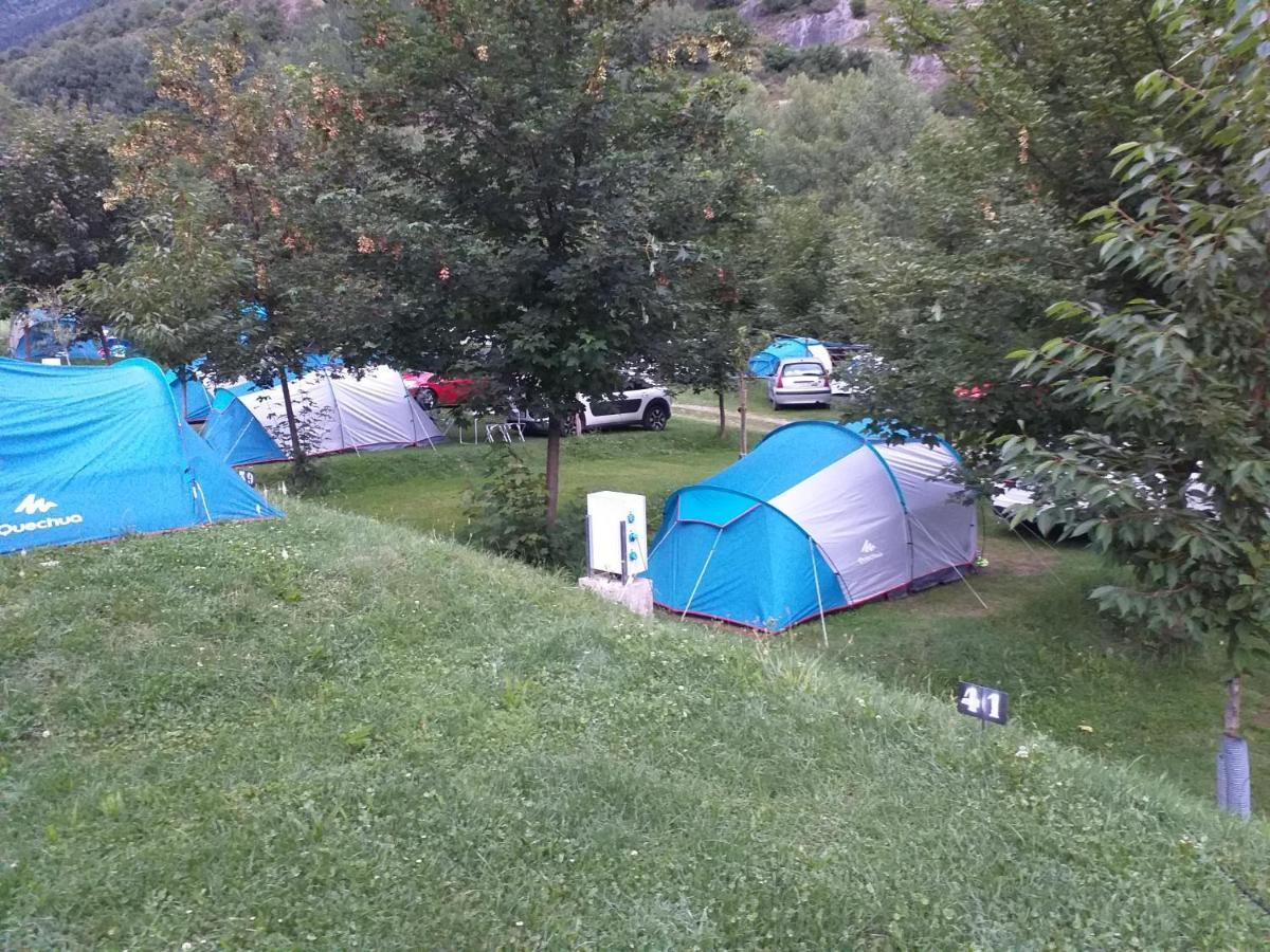 Готель Camping Riu Gelat Еспот Екстер'єр фото