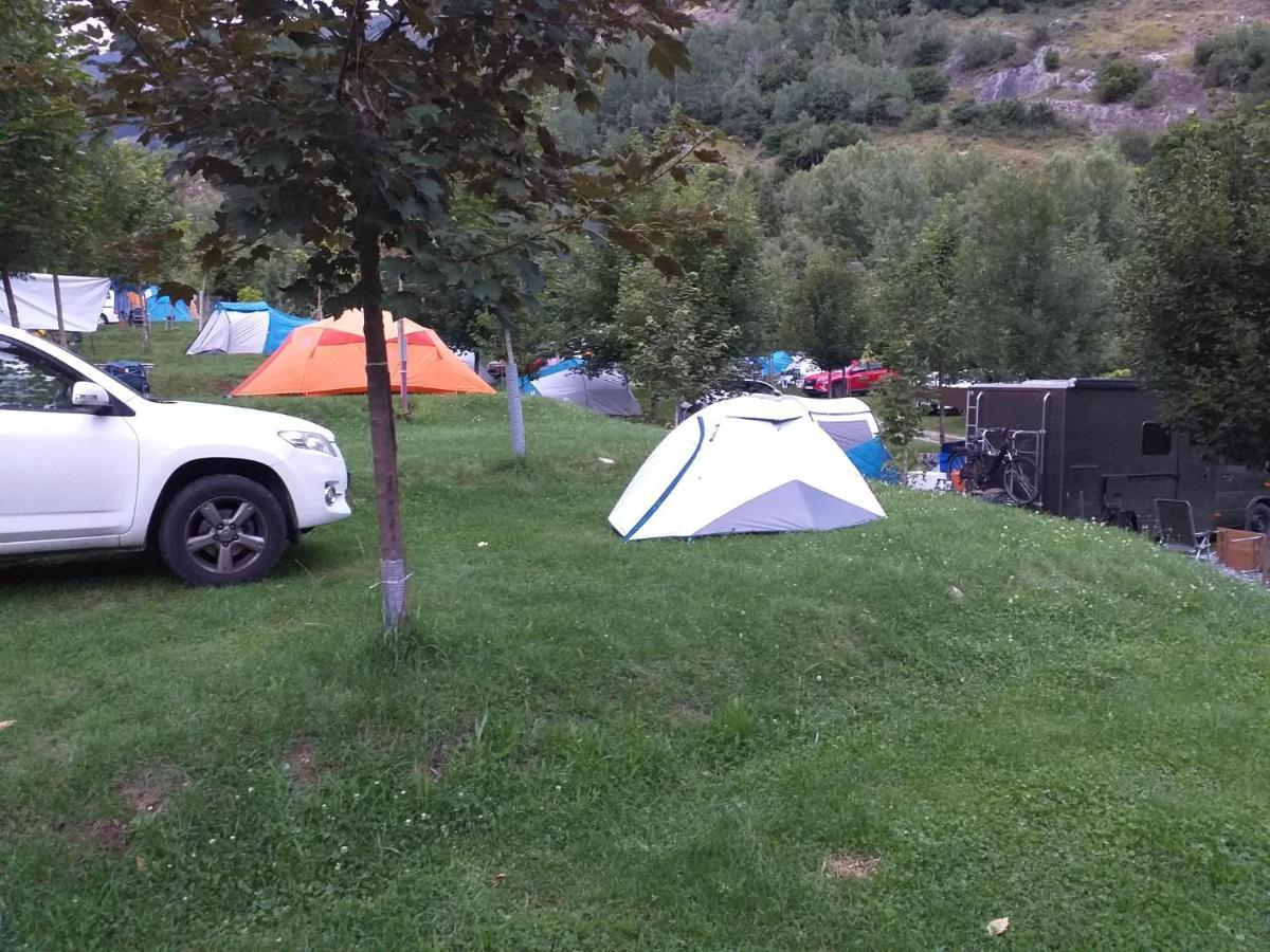 Готель Camping Riu Gelat Еспот Екстер'єр фото