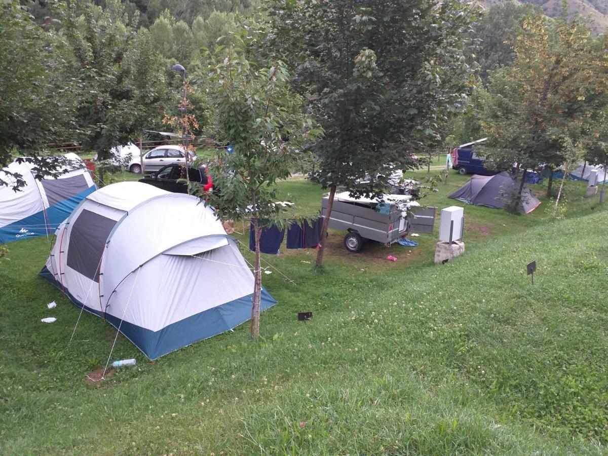 Готель Camping Riu Gelat Еспот Екстер'єр фото